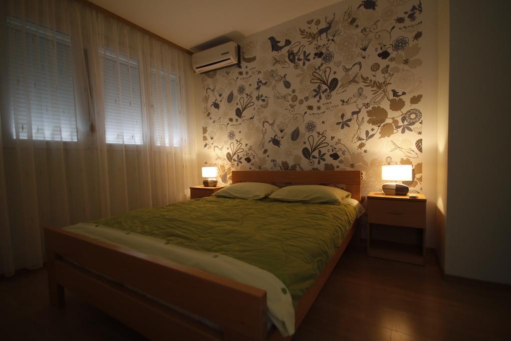 Apartment Center *